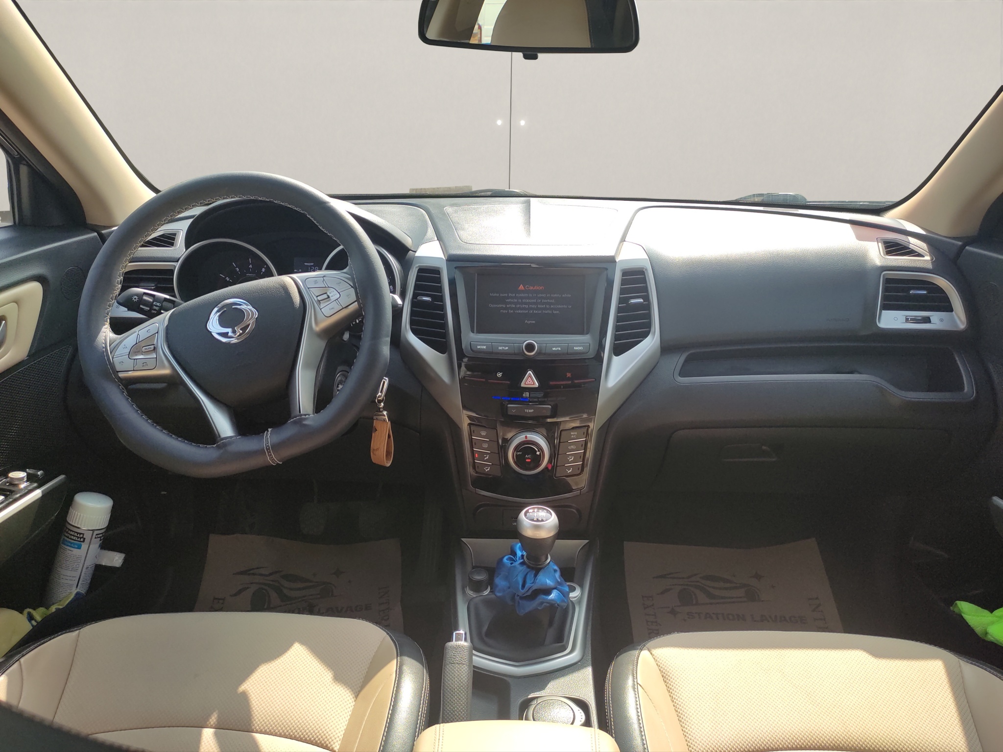 Ssangyoung Tivoli image