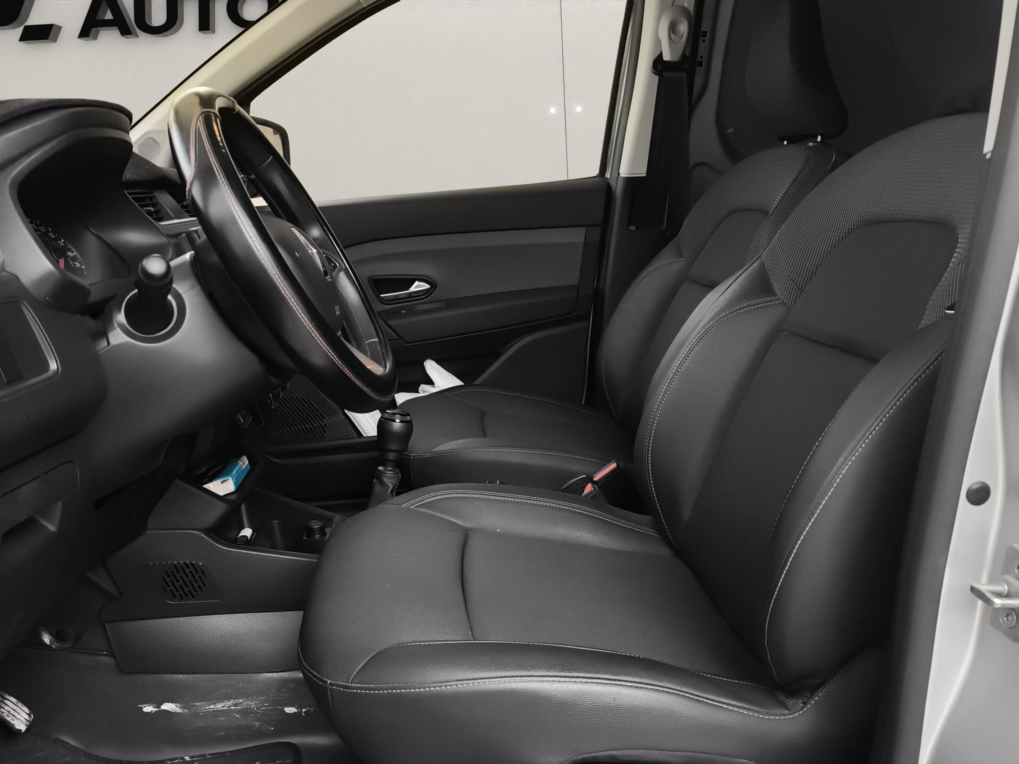 Renault Express Van image