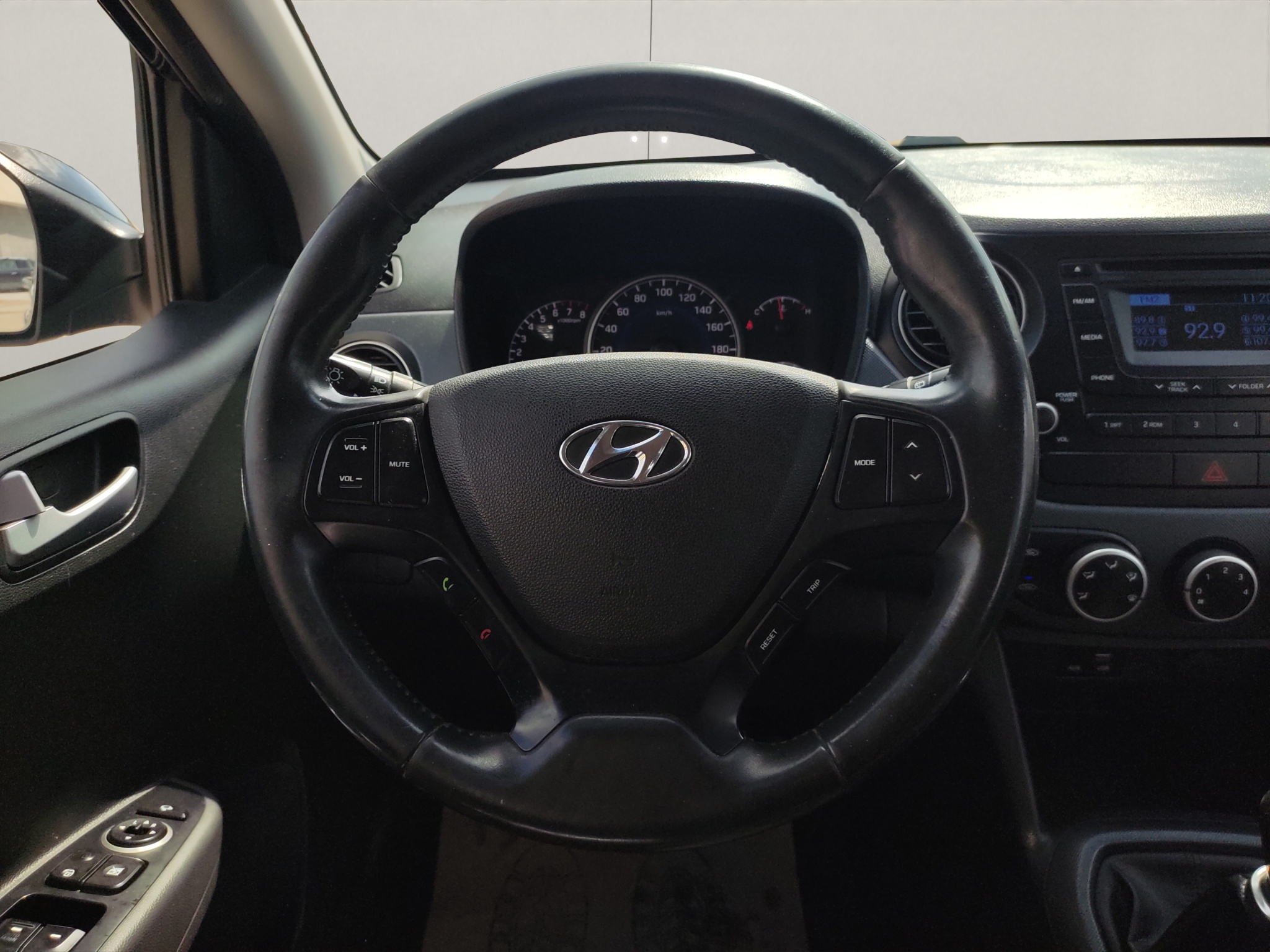 Hyundai Grand i10 image