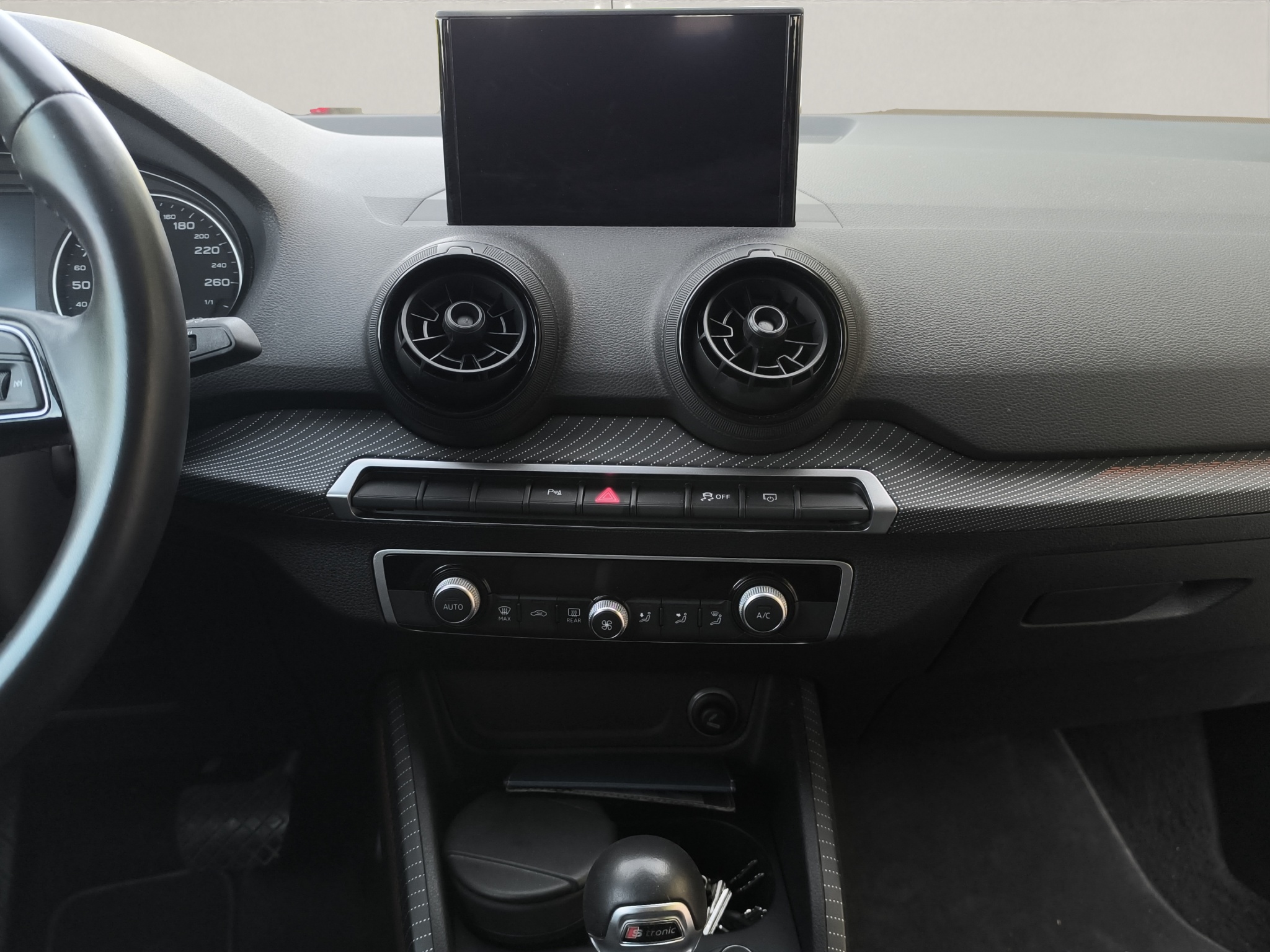 Audi Q2 image